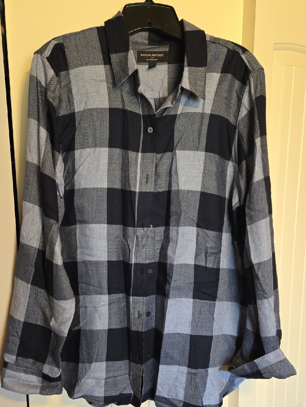 Banana Republic Women's Navy and Light Blue Plaid Button-Down Shirt